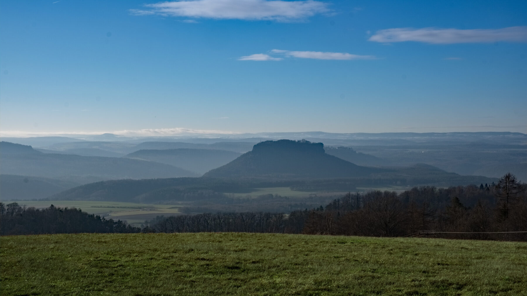 Von der Höhe zum Lilienstein.